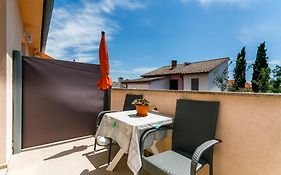 Holiday House Snjezana