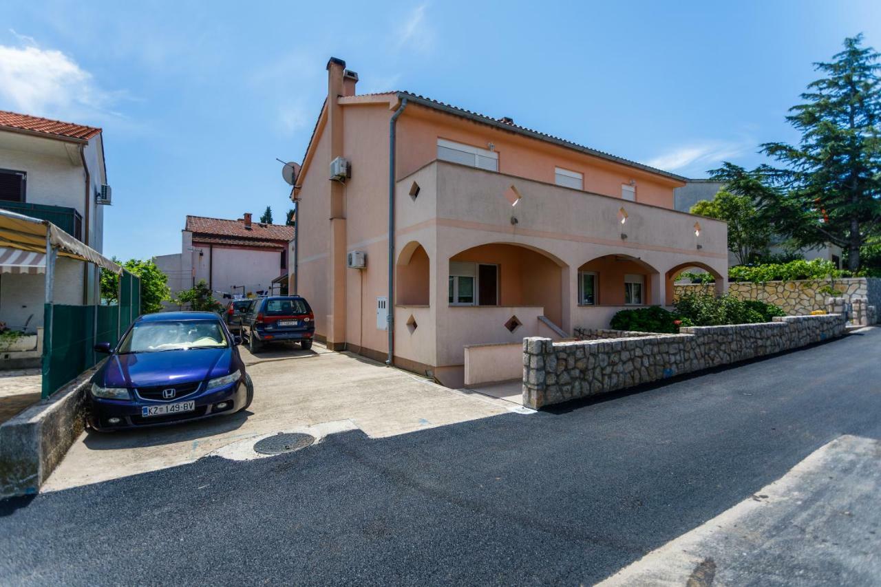 Holiday House Snjezana Krk Town Esterno foto