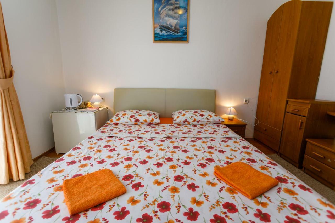 Holiday House Snjezana Krk Town Esterno foto